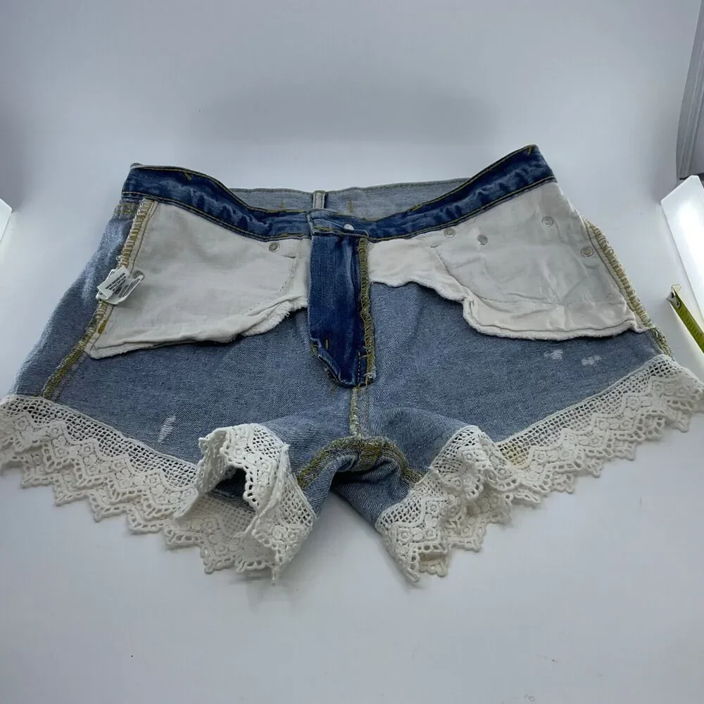 Free People shorts women’s 5 pocket lace trim women’s Distressed Denim Size 26
